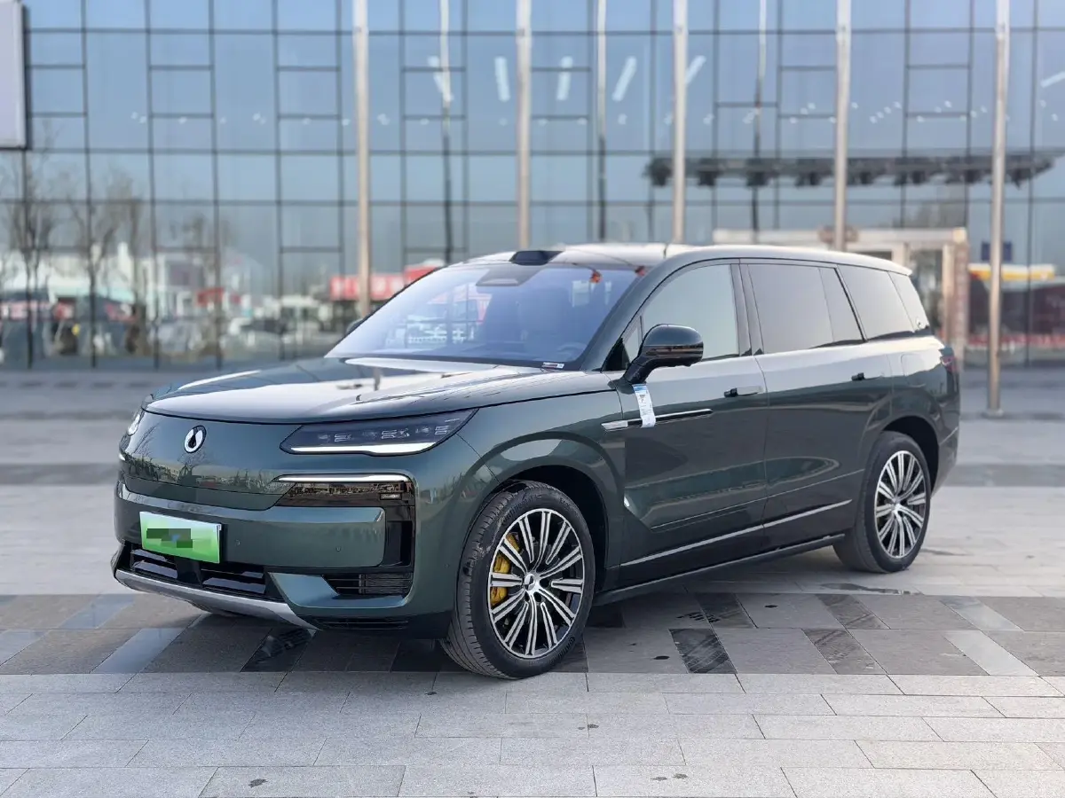 2025 Denza DenzaN9 2.0T 207HP L4 E-CVT PHEV