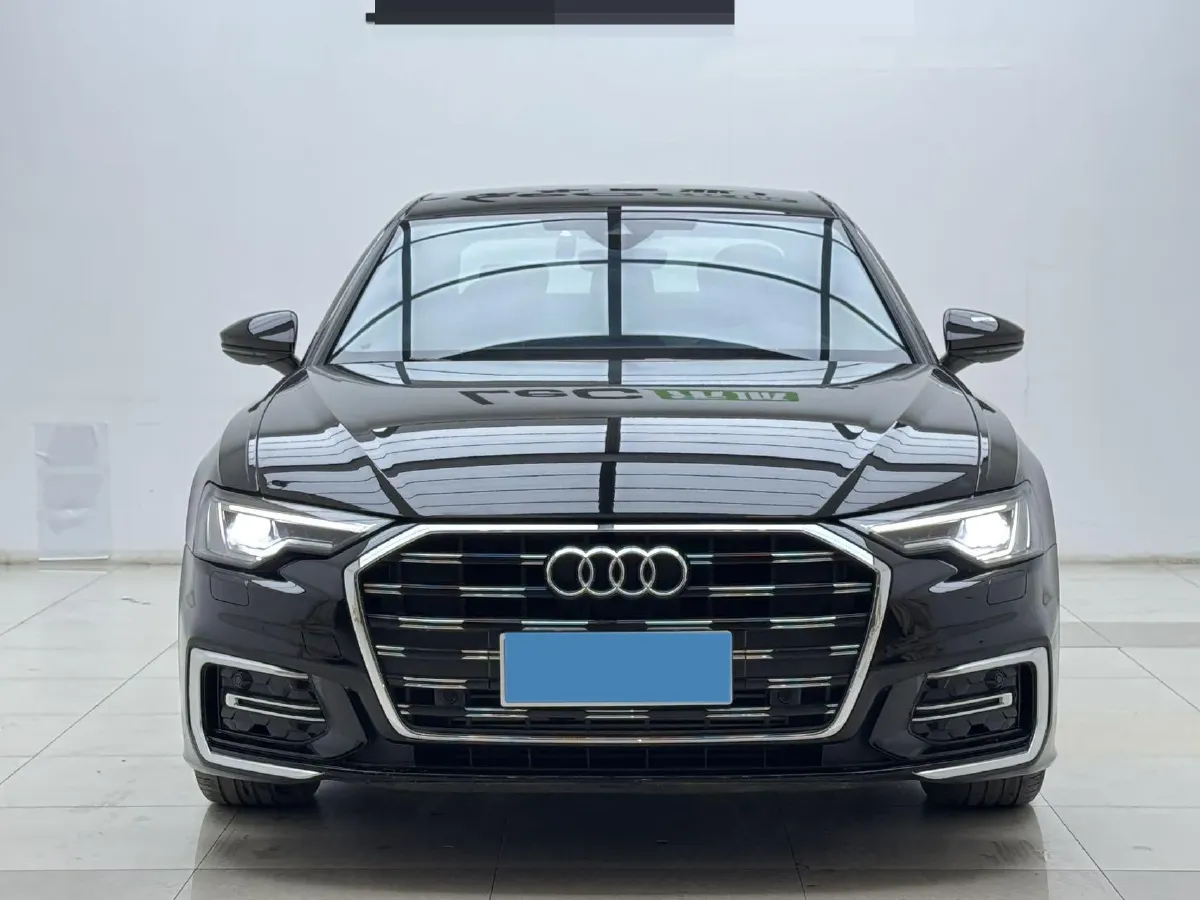 2023 Audi A6L 2.0T 190HP L4 7DCT,autocango,china used car exporter,china ev exporter,chinese used car exporter,chinese used ev exporter