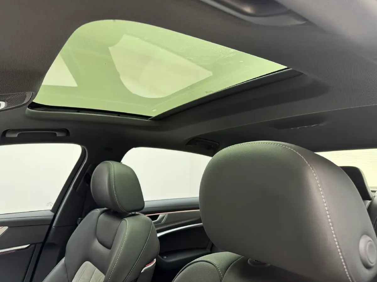 2023 Audi A6L 2.0T 190HP L4 7DCT,autocango,china used car exporter,china ev exporter,chinese used car exporter,chinese used ev exporter