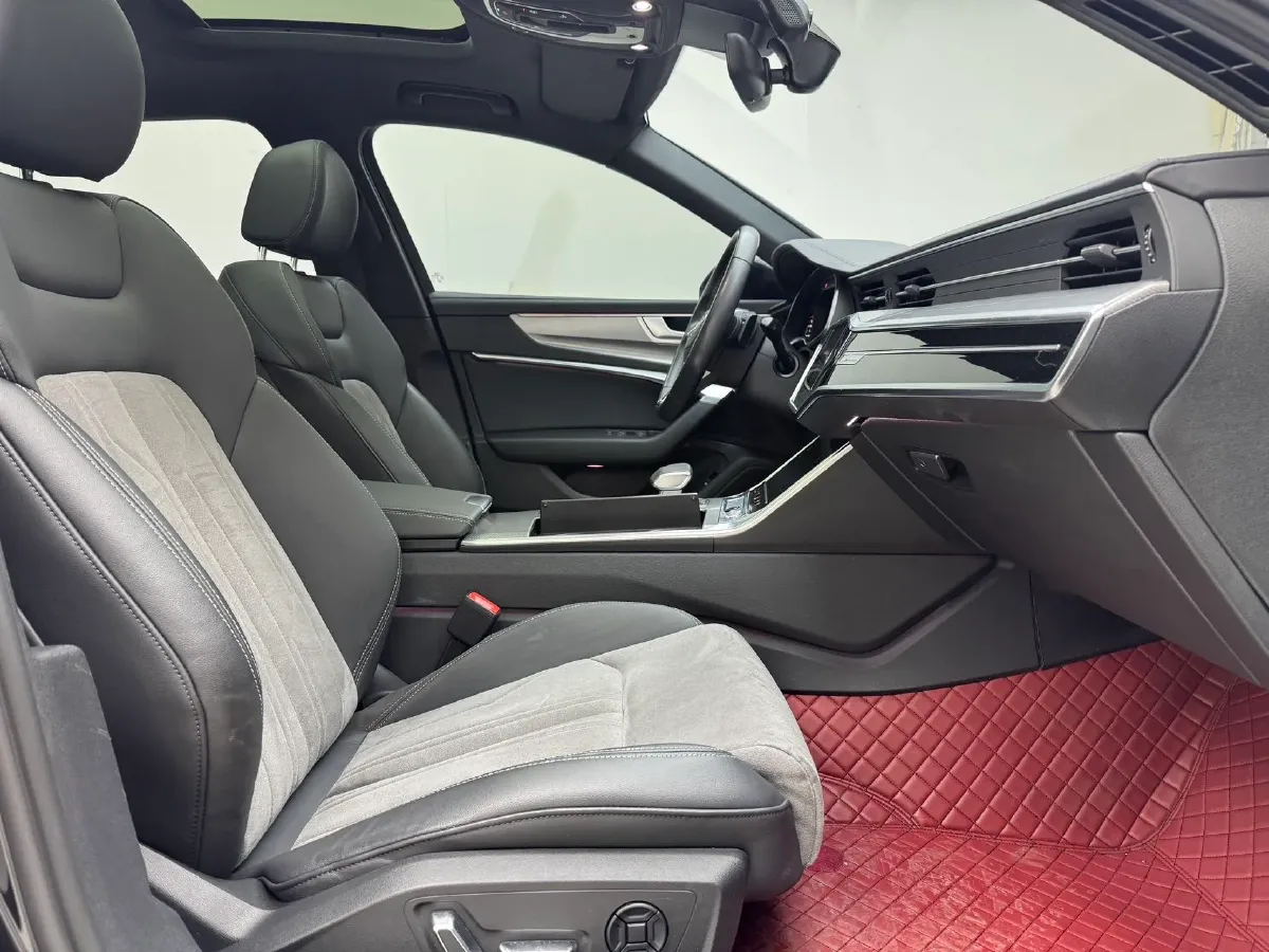 2023 Audi A6L 2.0T 190HP L4 7DCT,autocango,china used car exporter,china ev exporter,chinese used car exporter,chinese used ev exporter