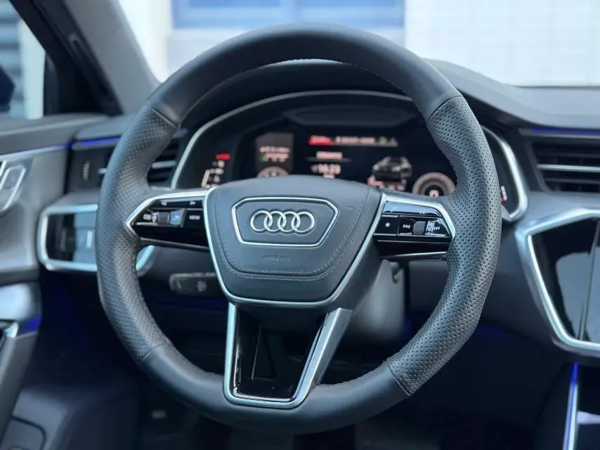2024 Audi A6L 2.0T 190HP L4 7DCT,autocango,china used car exporter,china ev exporter,chinese used car exporter,chinese used ev exporter