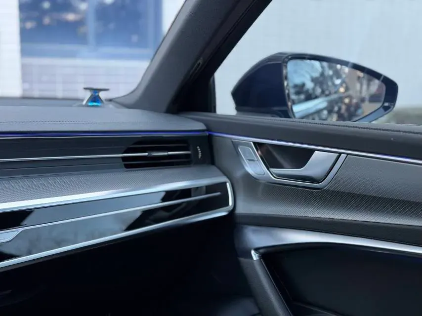 2024 Audi A6L 2.0T 190HP L4 7DCT,autocango,china used car exporter,china ev exporter,chinese used car exporter,chinese used ev exporter