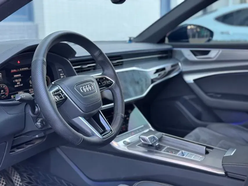 2024 Audi A6L 2.0T 190HP L4 7DCT,autocango,china used car exporter,china ev exporter,chinese used car exporter,chinese used ev exporter