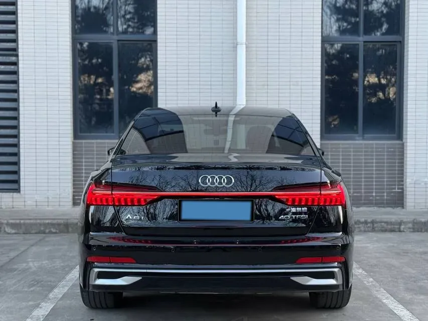 2024 Audi A6L 2.0T 190HP L4 7DCT,autocango,china used car exporter,china ev exporter,chinese used car exporter,chinese used ev exporter