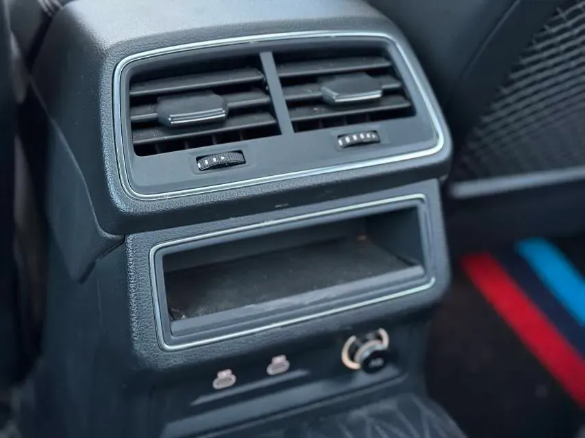 2024 Audi A6L 2.0T 190HP L4 7DCT,autocango,china used car exporter,china ev exporter,chinese used car exporter,chinese used ev exporter