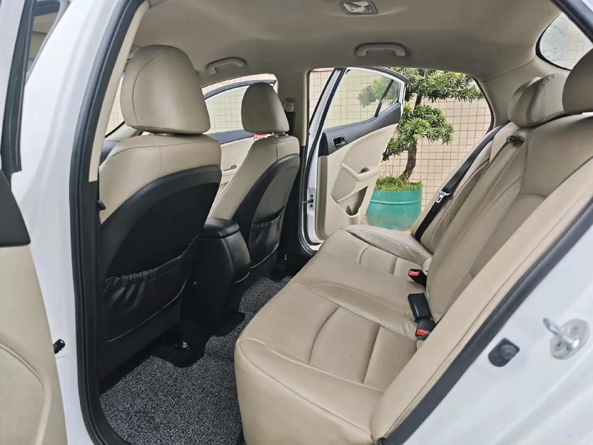 2015 Kia K5 2.0L 162HP L4 6AT,autocango,china used car exporter,china ev exporter,chinese used car exporter,chinese used ev exporter