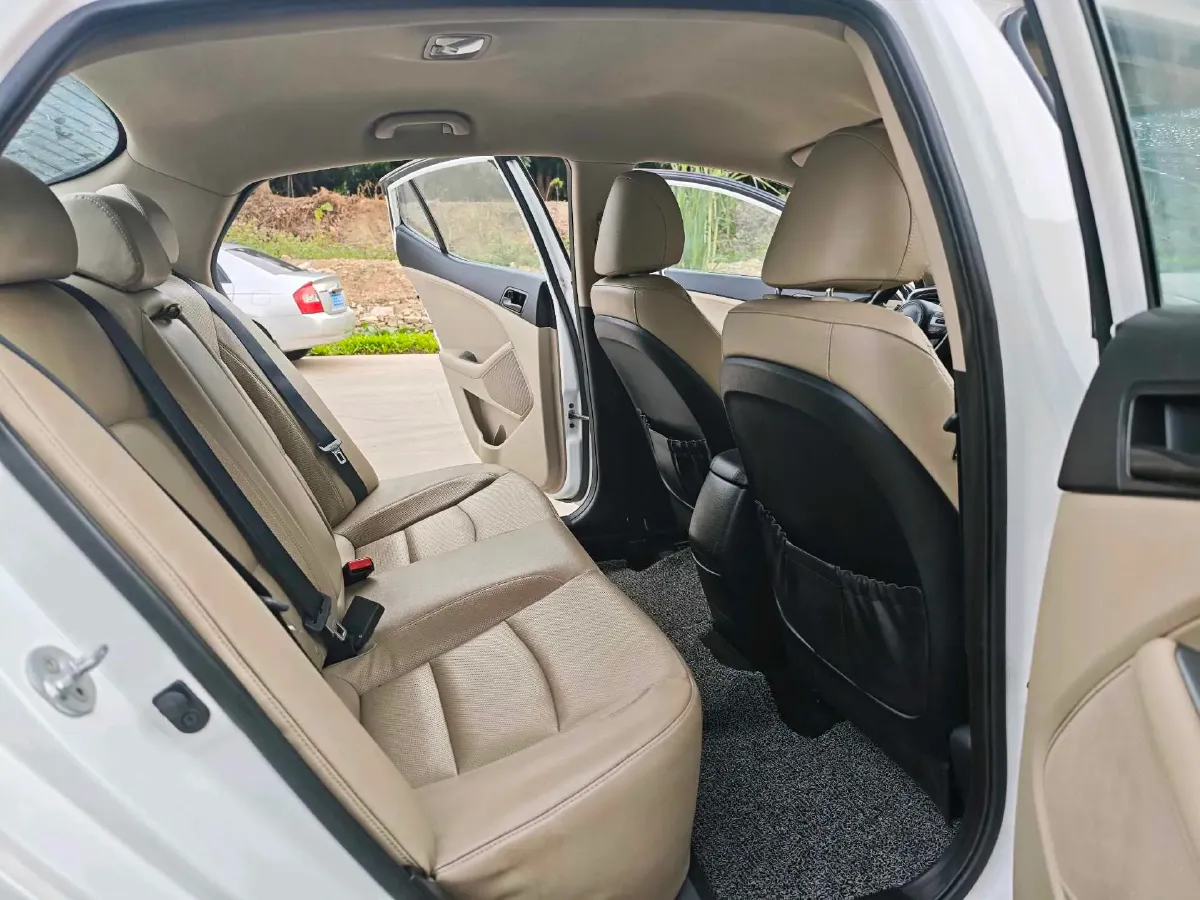 2015 Kia K5 2.0L 162HP L4 6AT,autocango,china used car exporter,china ev exporter,chinese used car exporter,chinese used ev exporter