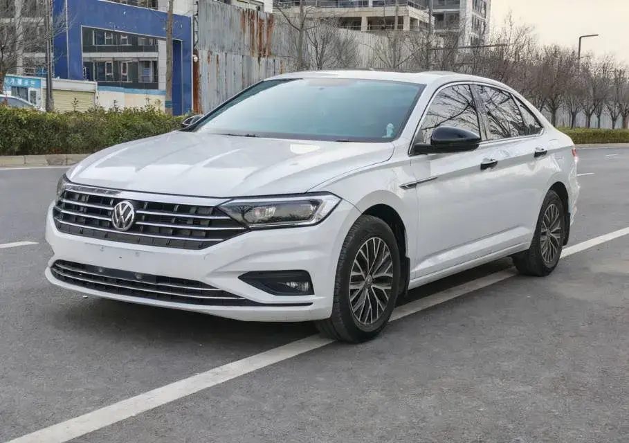 2019 VOLKSWAGEN SAGITAR view 1