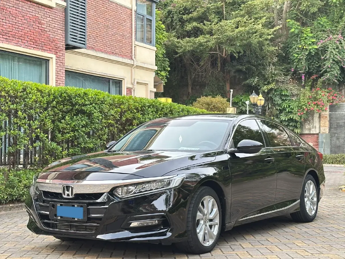 2018 Honda Accord 1.5T 194HP L4 CVT