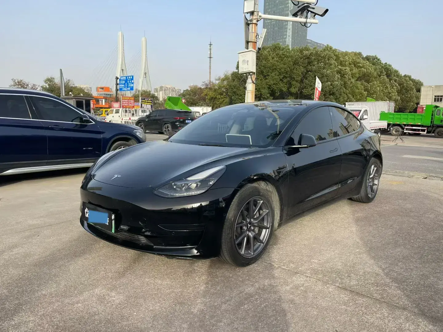 2022 TESLA MODEL view 1