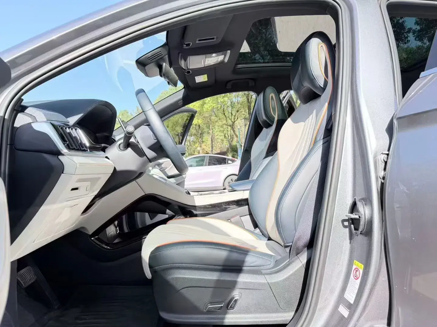 2024 BYD SONG thumbnail 4