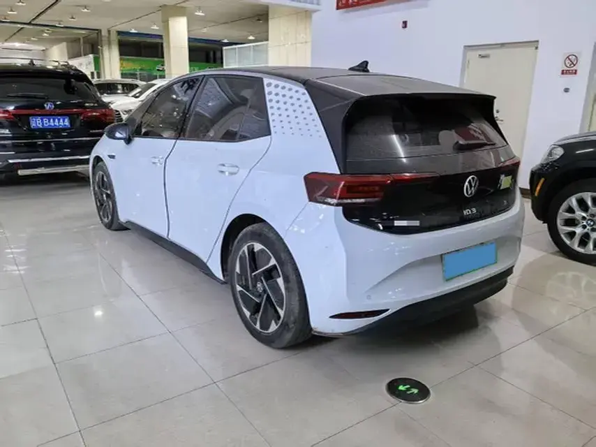 2023 VOLKSWAGEN ID.3 thumbnail 2