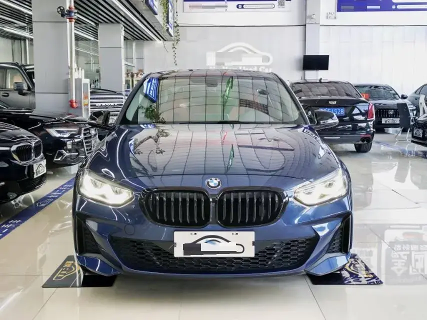 2022 BMW 1 thumbnail 2