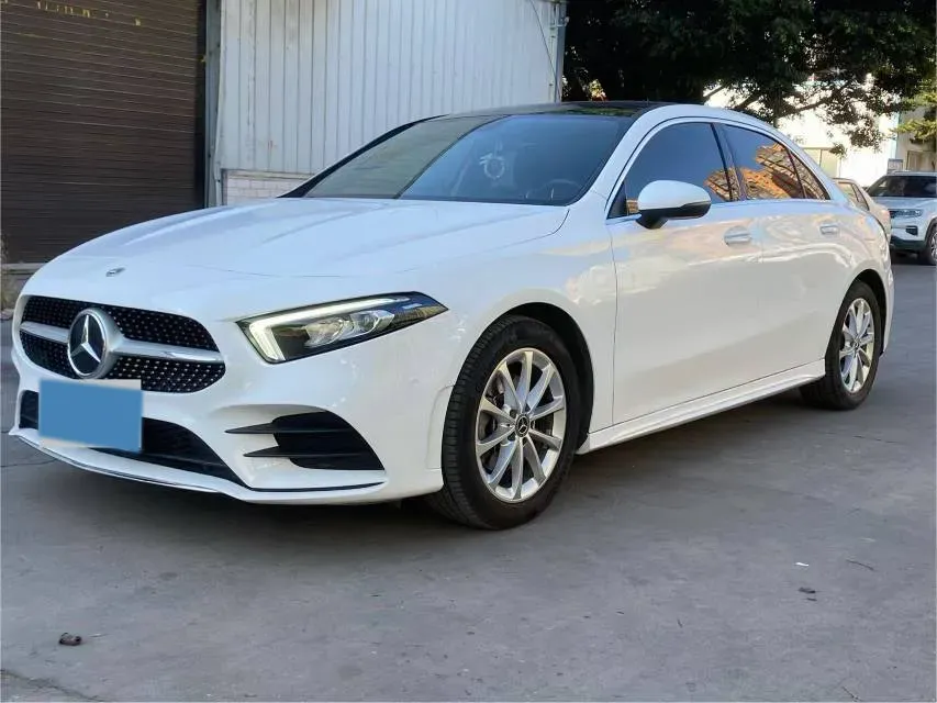 2021 Mercedes-Benz A Class 1.3T 163HP L4 7DCT,autocango,china used car exporter,china ev exporter,chinese used car exporter,chinese used ev exporter