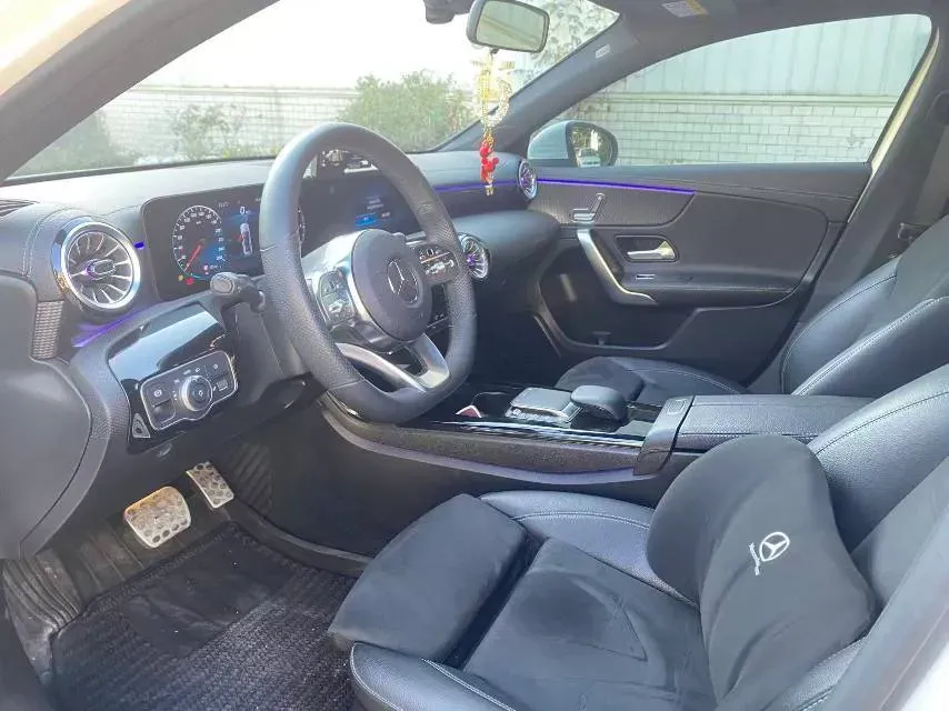 2021 Mercedes-Benz A Class 1.3T 163HP L4 7DCT,autocango,china used car exporter,china ev exporter,chinese used car exporter,chinese used ev exporter