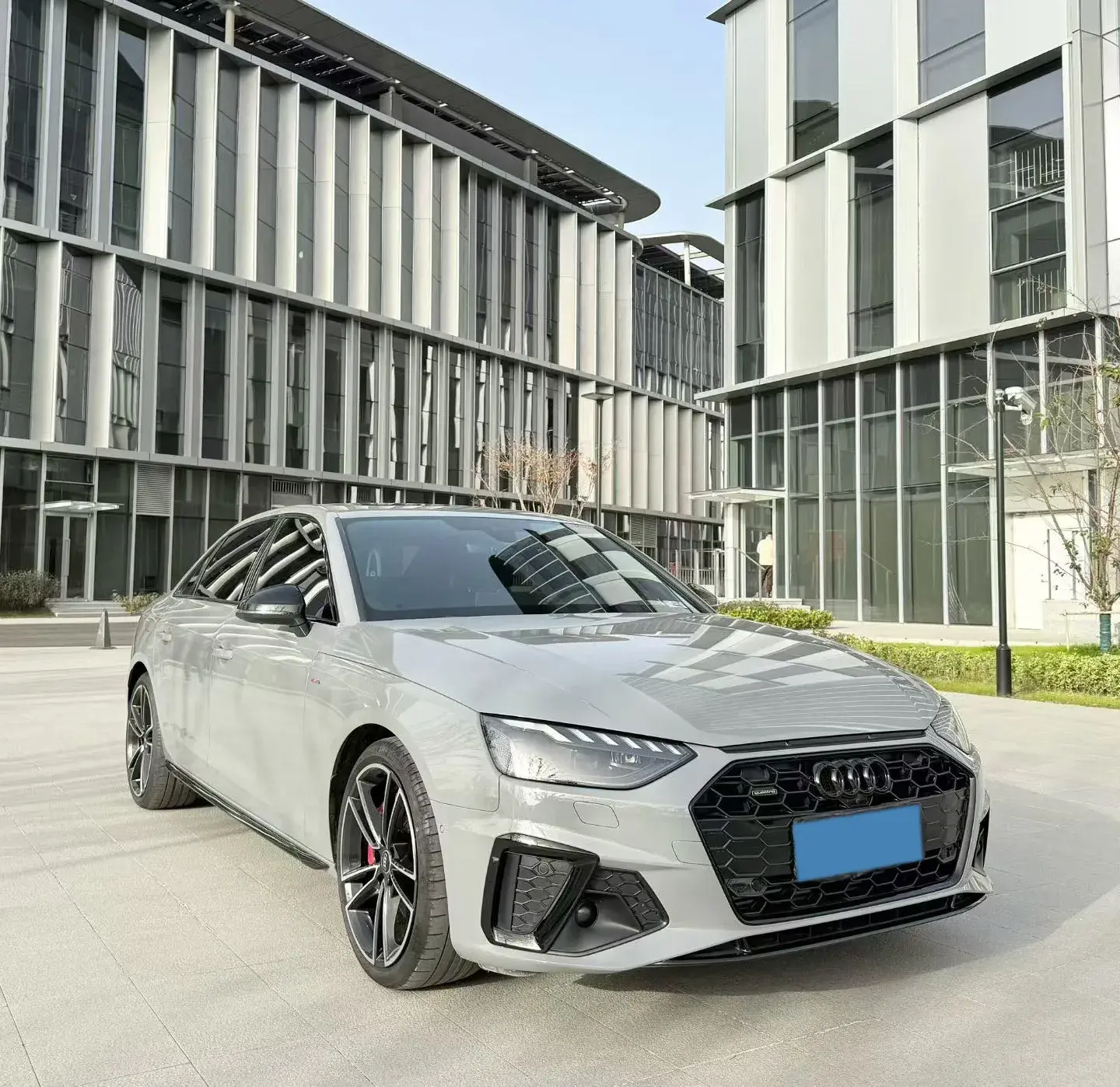 2024 AUDI A4L thumbnail 3