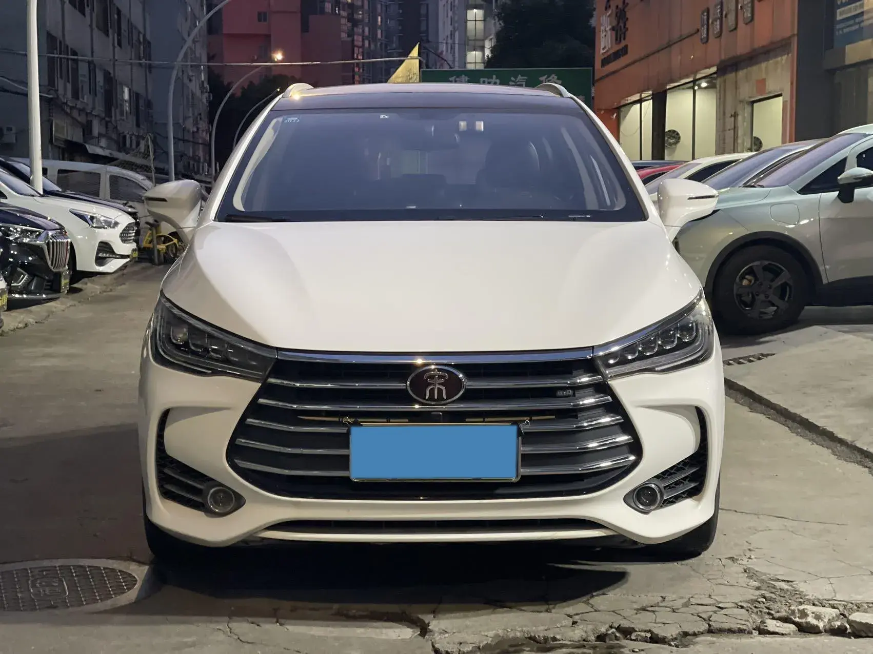 2017 BYD SONG thumbnail 2