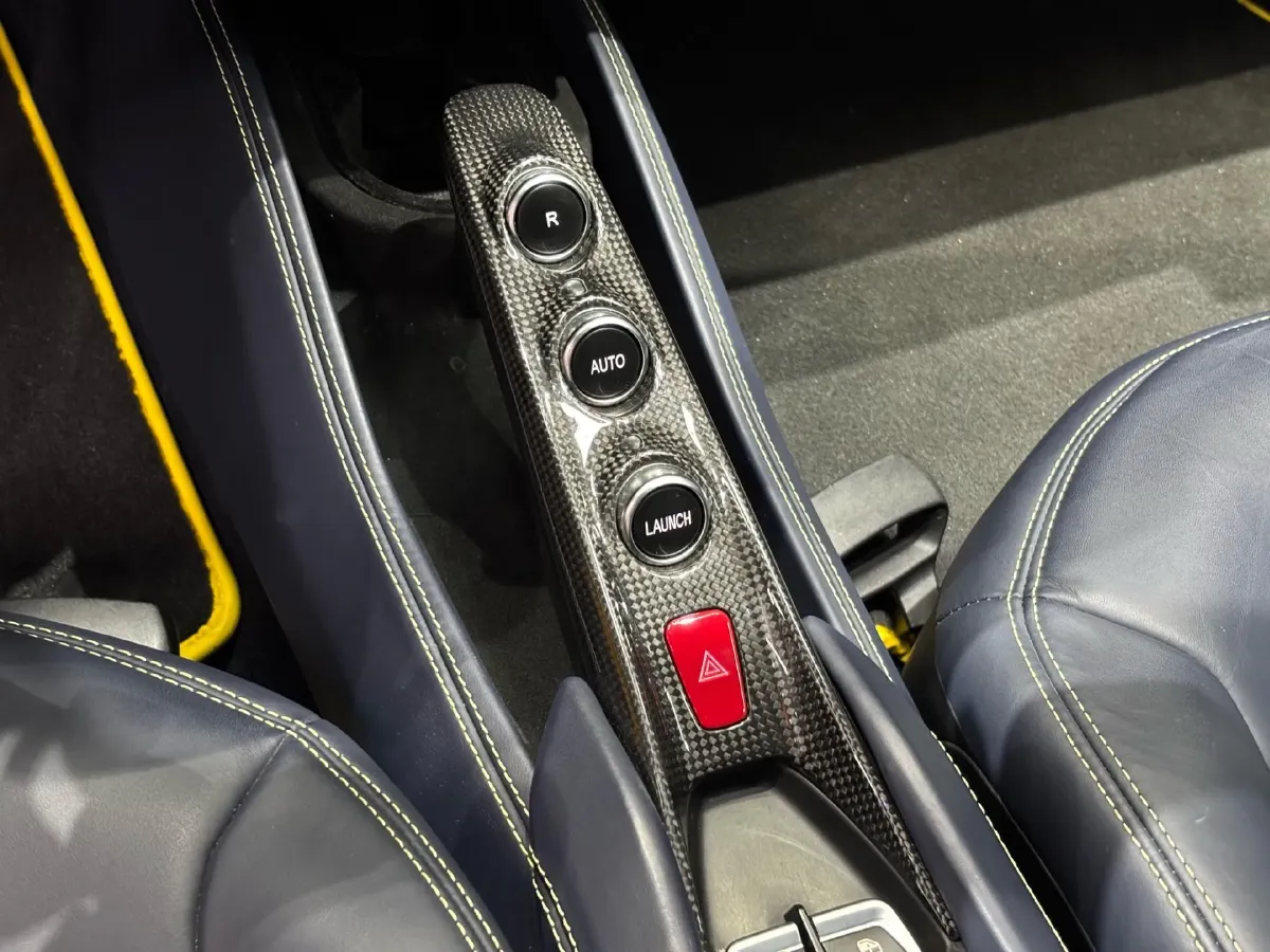 2019 Ferrari F8 3.9T 720HP V8 7DCT,autocango,china used car exporter,china ev exporter,chinese used car exporter,chinese used ev exporter