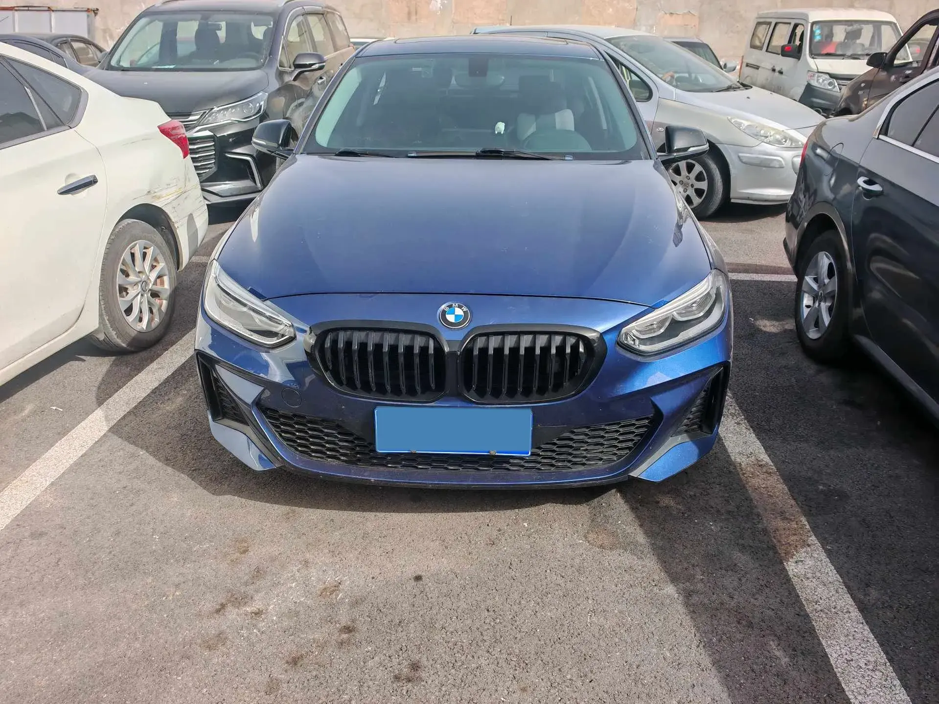 2022 BMW 1 thumbnail 2