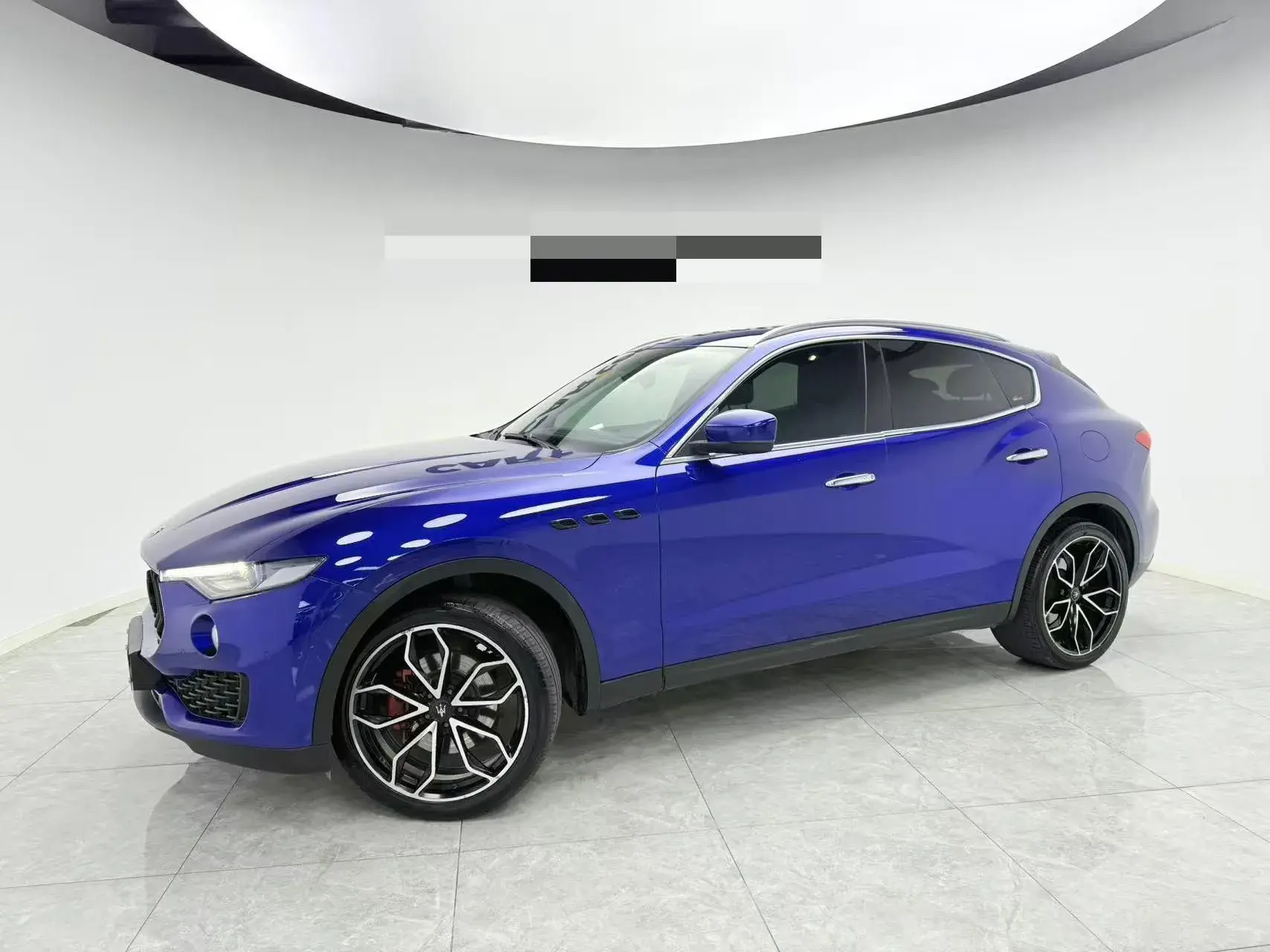 2018 MASERATI LEVANTE view 1