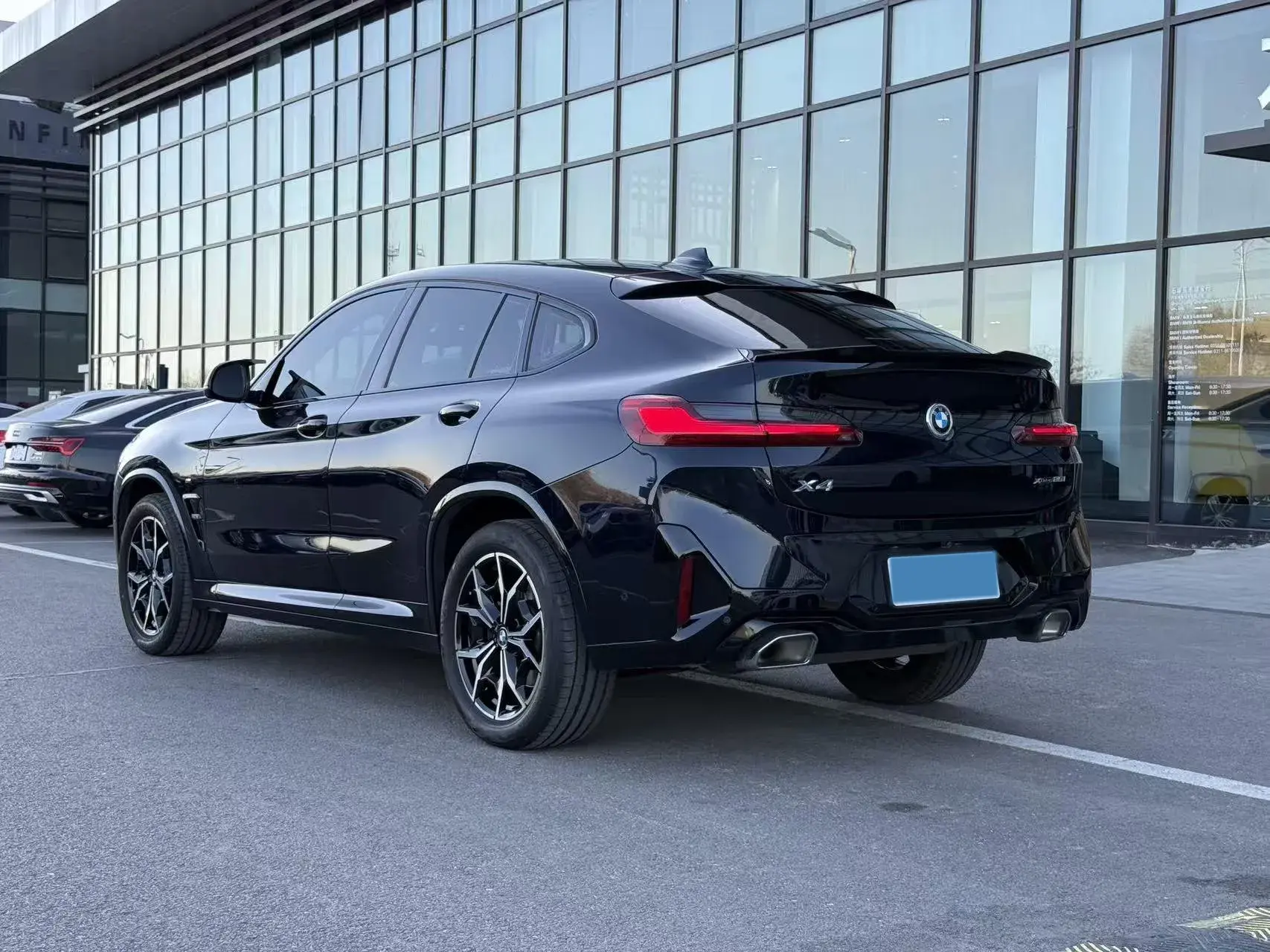 2022 BMW X4 thumbnail 4