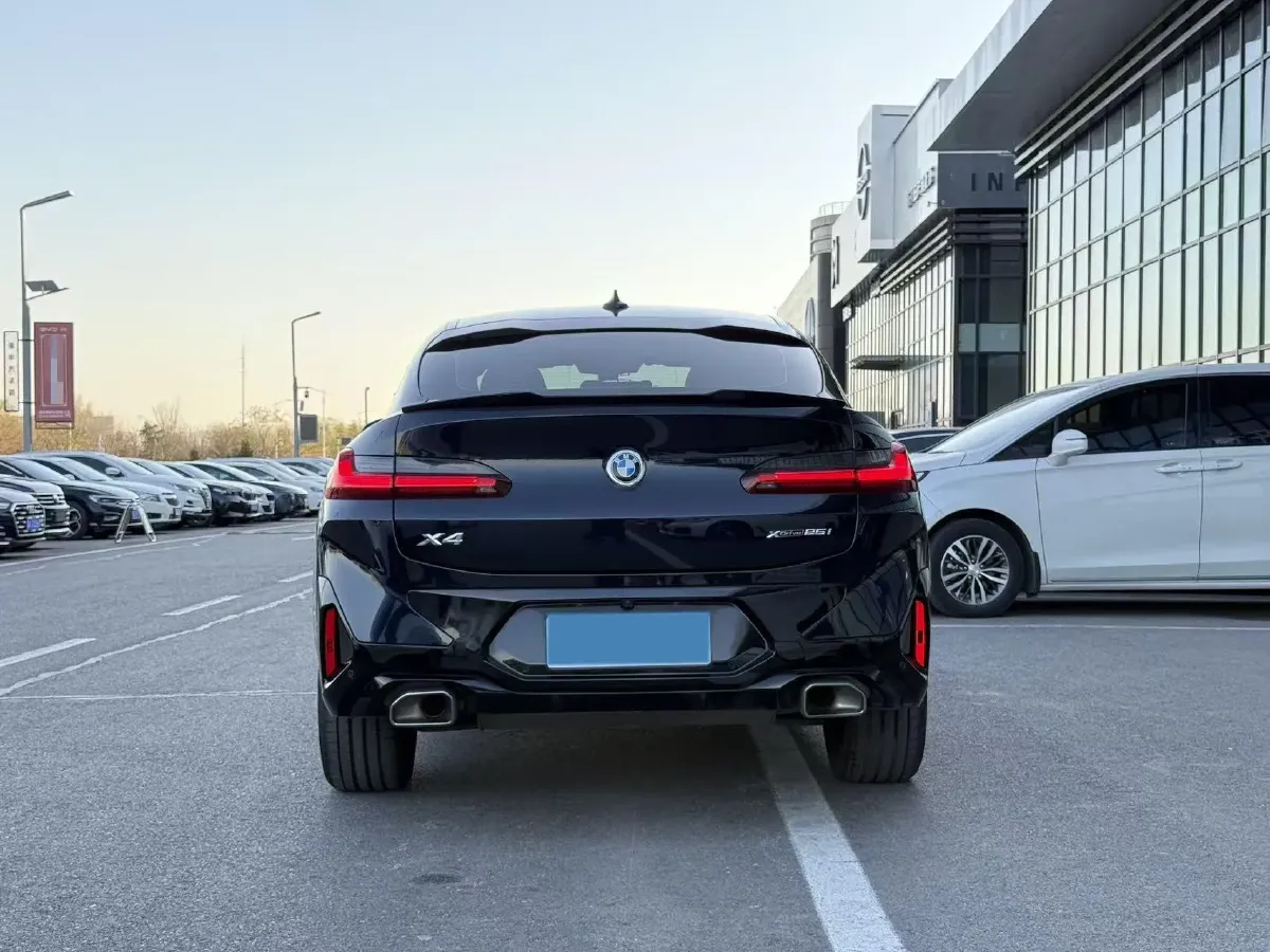 2022 BMW X4 2.0T 245HP L4 8AT,autocango,china used car exporter,china ev exporter,chinese used car exporter,chinese used ev exporter