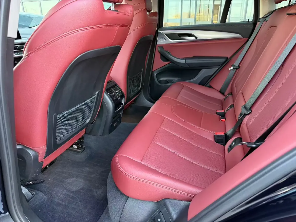 2022 BMW X4 2.0T 245HP L4 8AT,autocango,china used car exporter,china ev exporter,chinese used car exporter,chinese used ev exporter