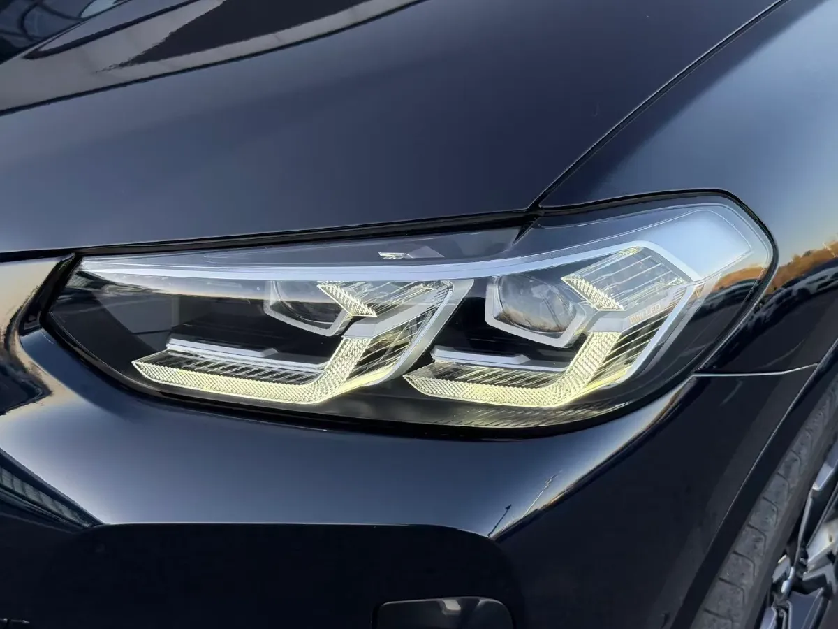 2022 BMW X4 2.0T 245HP L4 8AT,autocango,china used car exporter,china ev exporter,chinese used car exporter,chinese used ev exporter