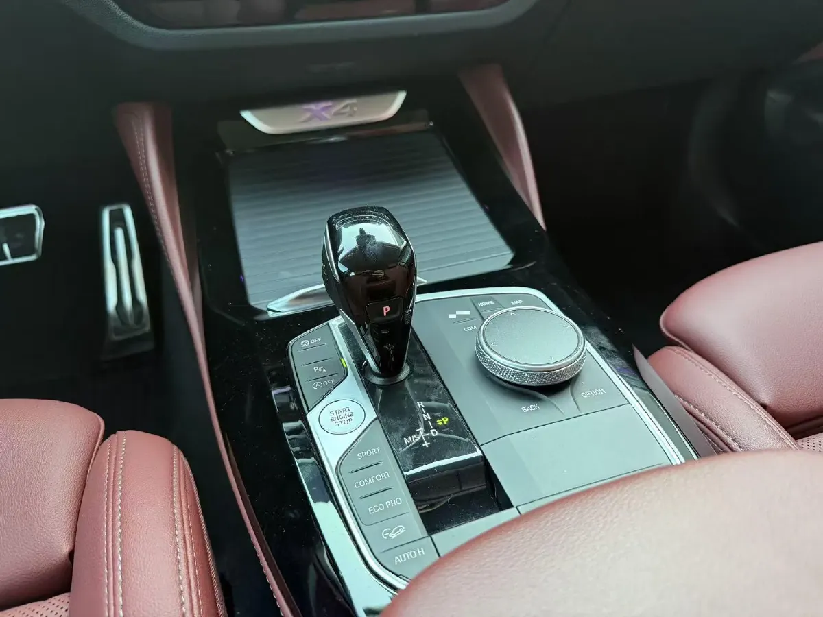 2022 BMW X4 2.0T 245HP L4 8AT,autocango,china used car exporter,china ev exporter,chinese used car exporter,chinese used ev exporter