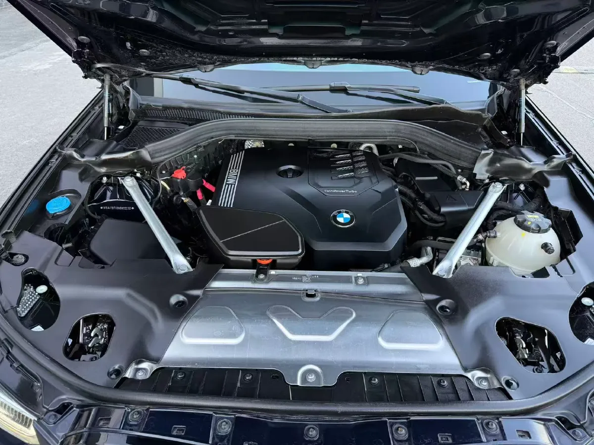 2022 BMW X4 2.0T 245HP L4 8AT,autocango,china used car exporter,china ev exporter,chinese used car exporter,chinese used ev exporter