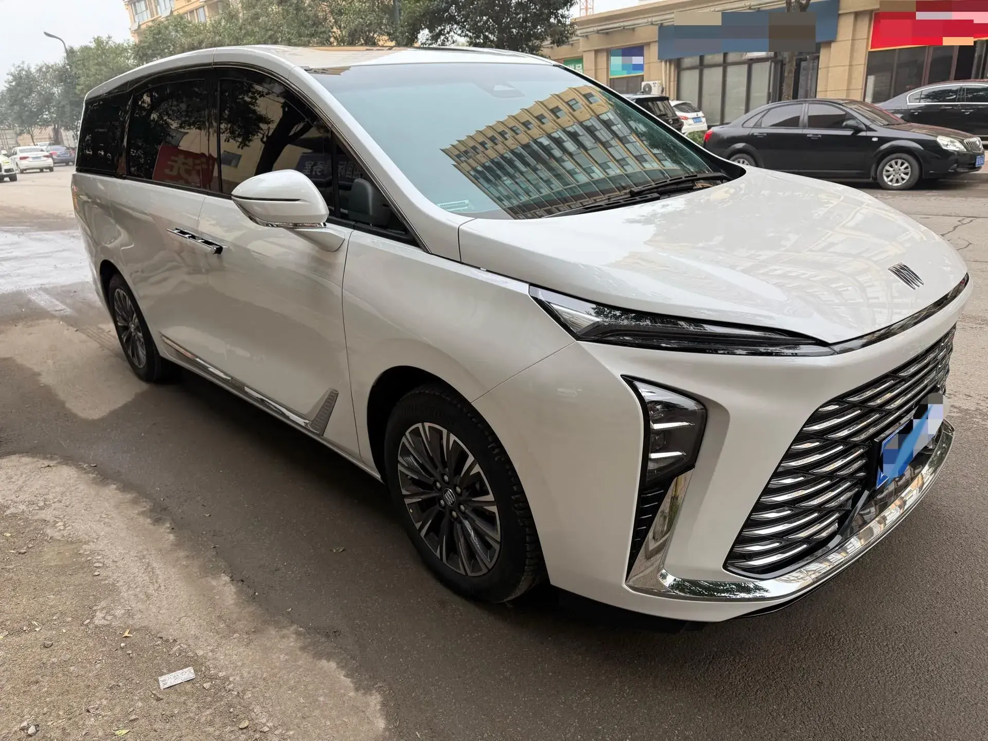 2025 BUICK GL8 thumbnail 3