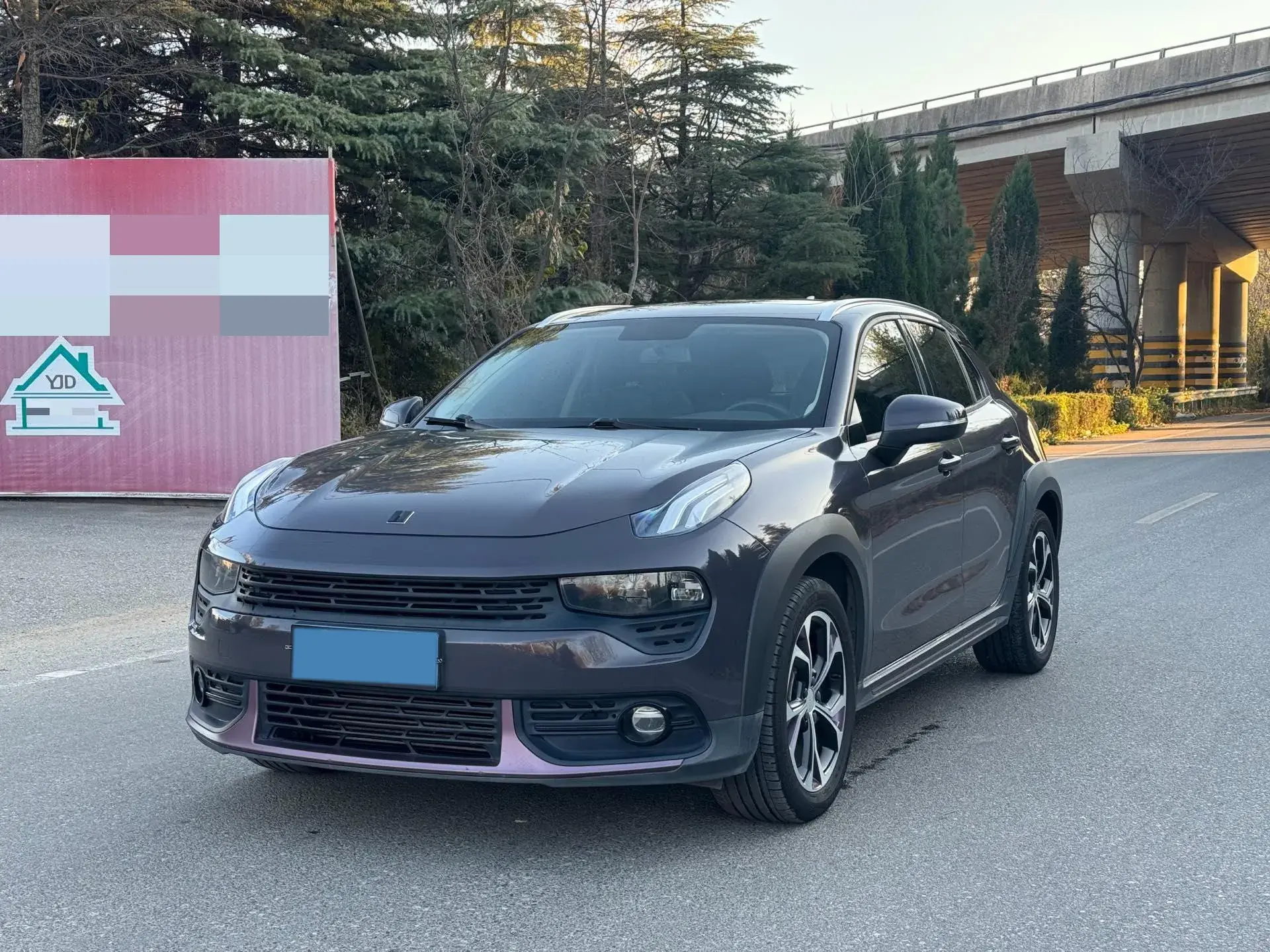 2019 LYNK&CO 02 view 1
