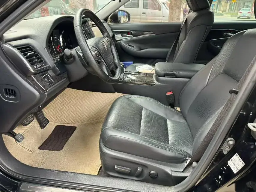 2018 TOYOTA CROWN thumbnail 2