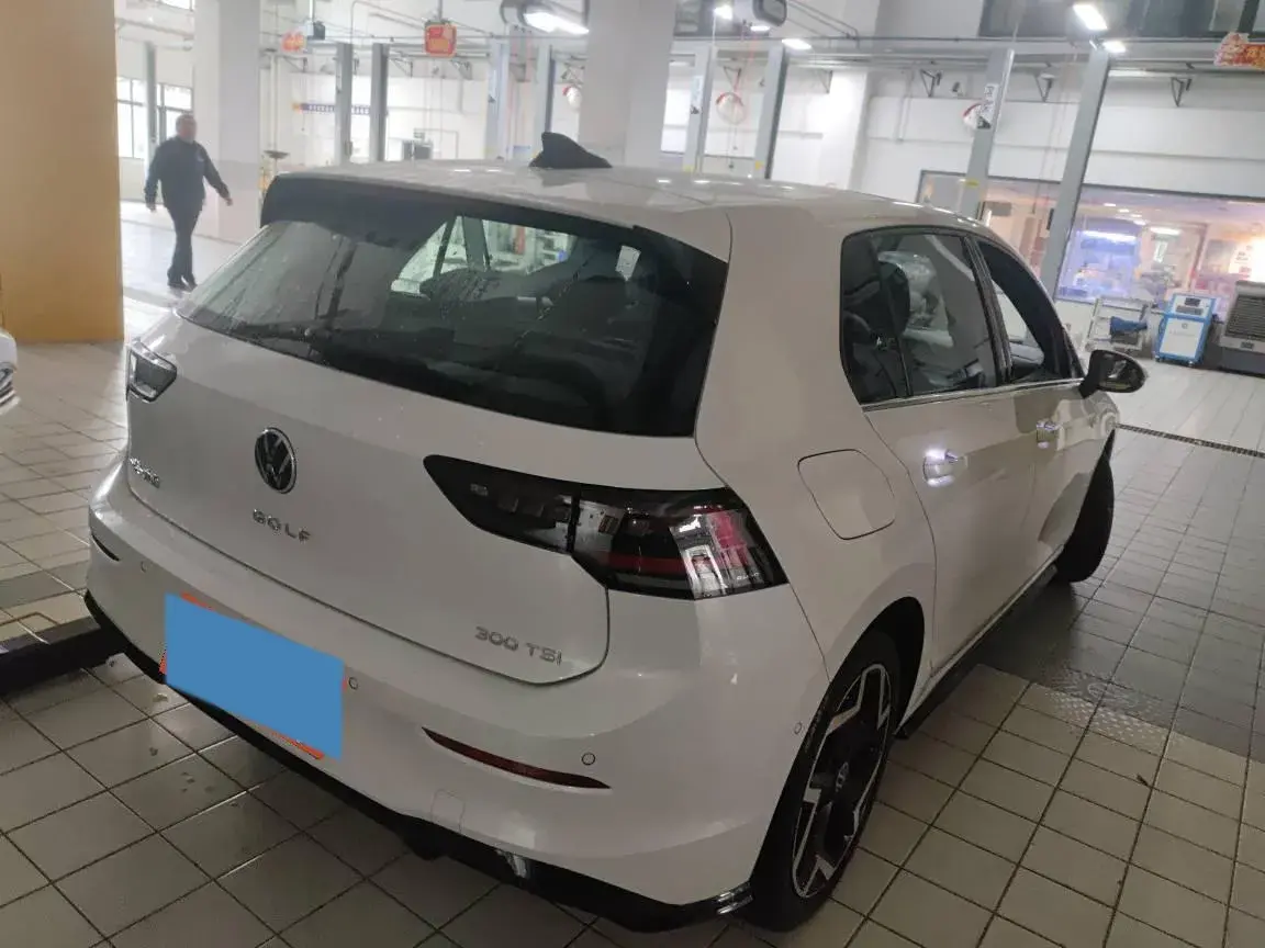 2025 VOLKSWAGEN GOLF thumbnail 2