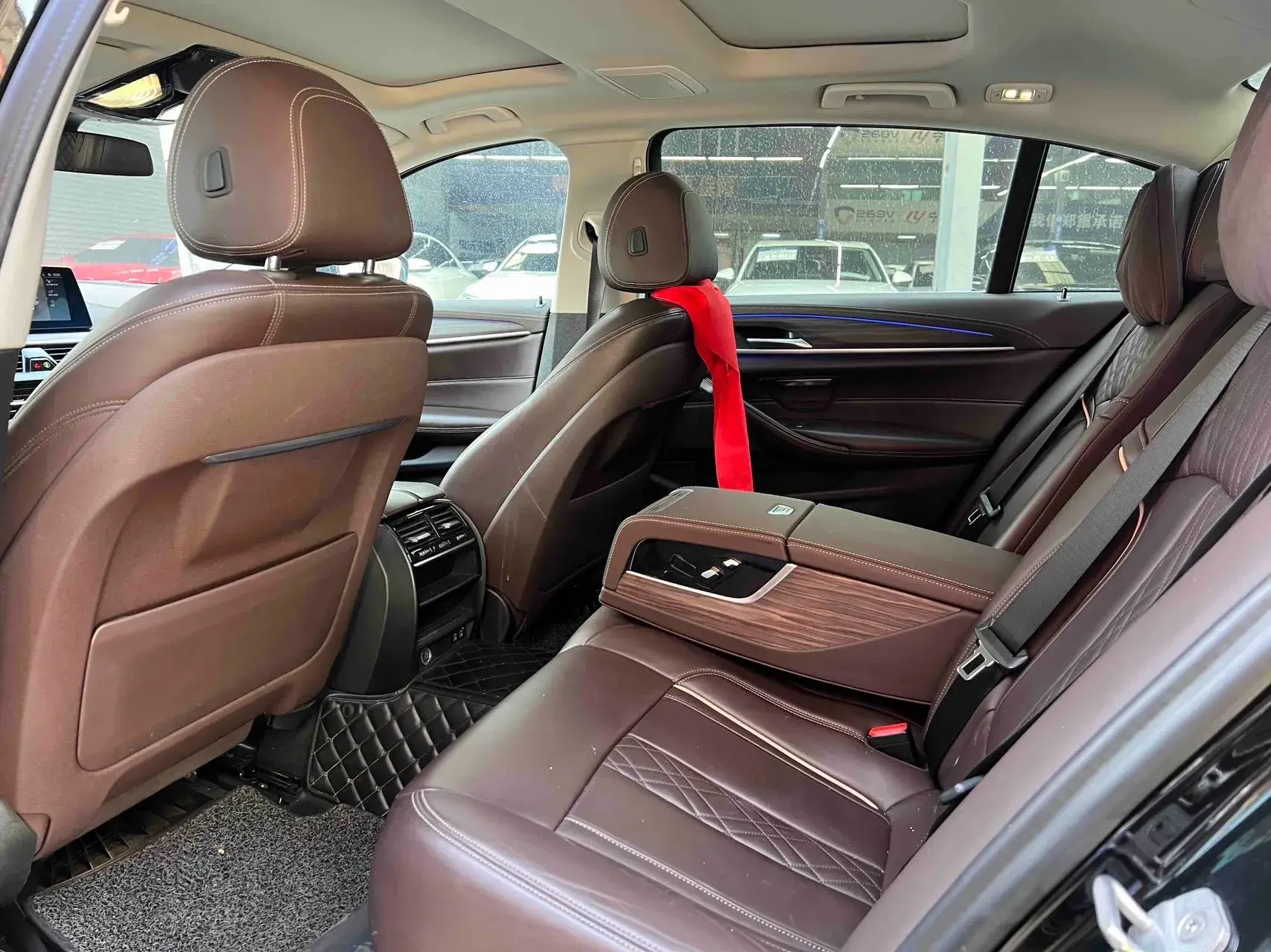 2020 BMW 5 thumbnail 3