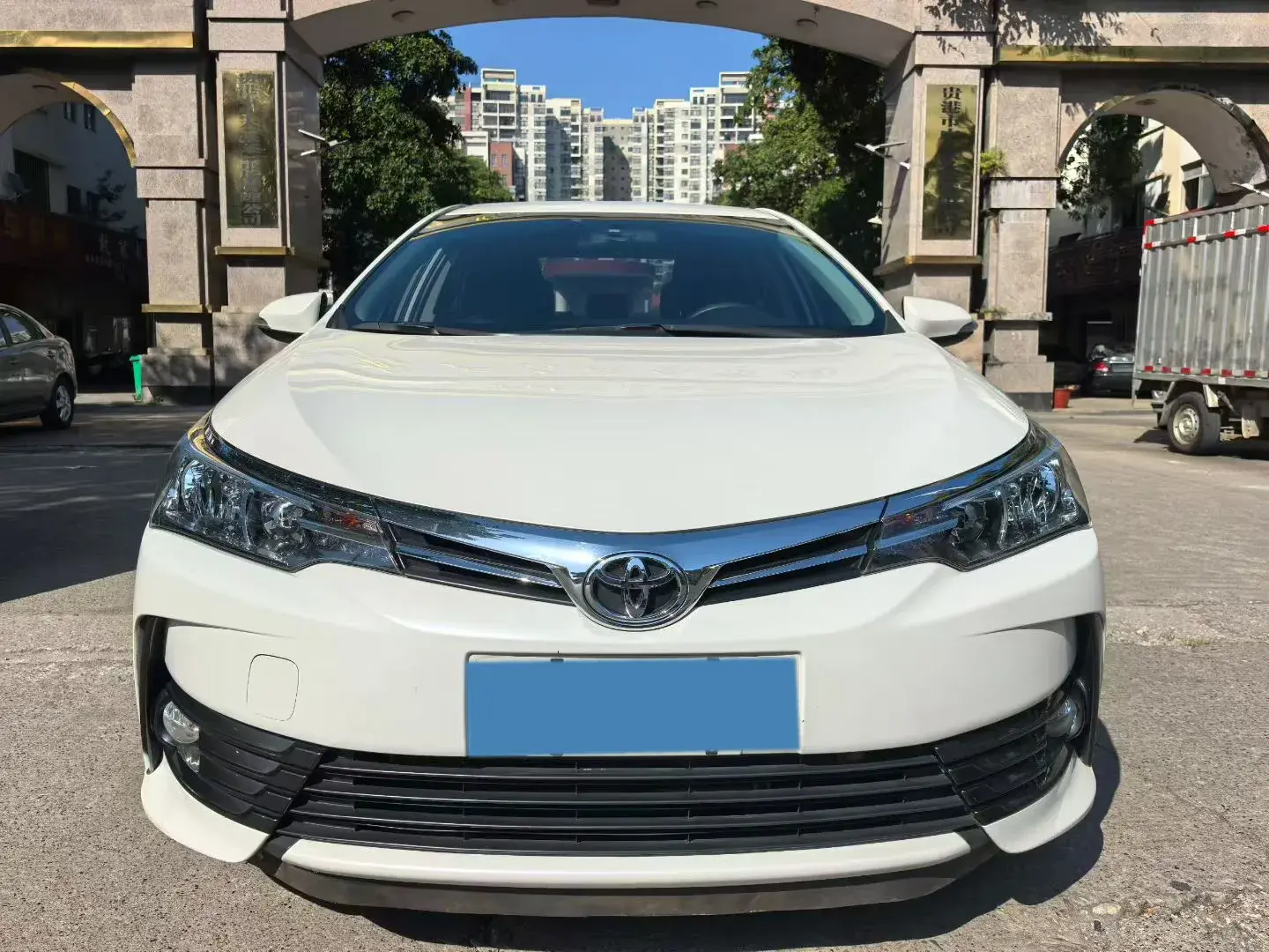 2017 TOYOTA COROLLA thumbnail 2