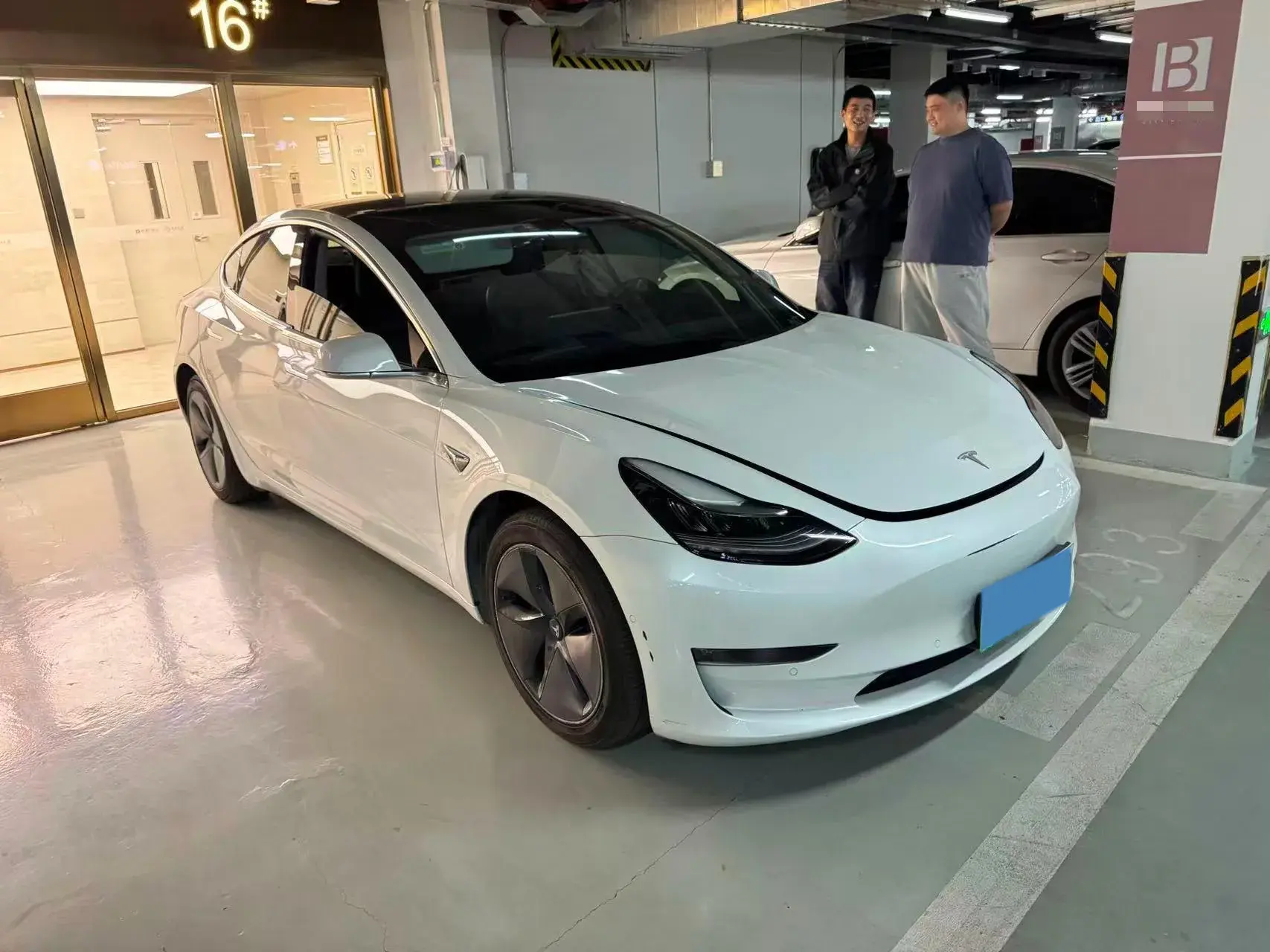 2019 TESLA MODEL thumbnail 2