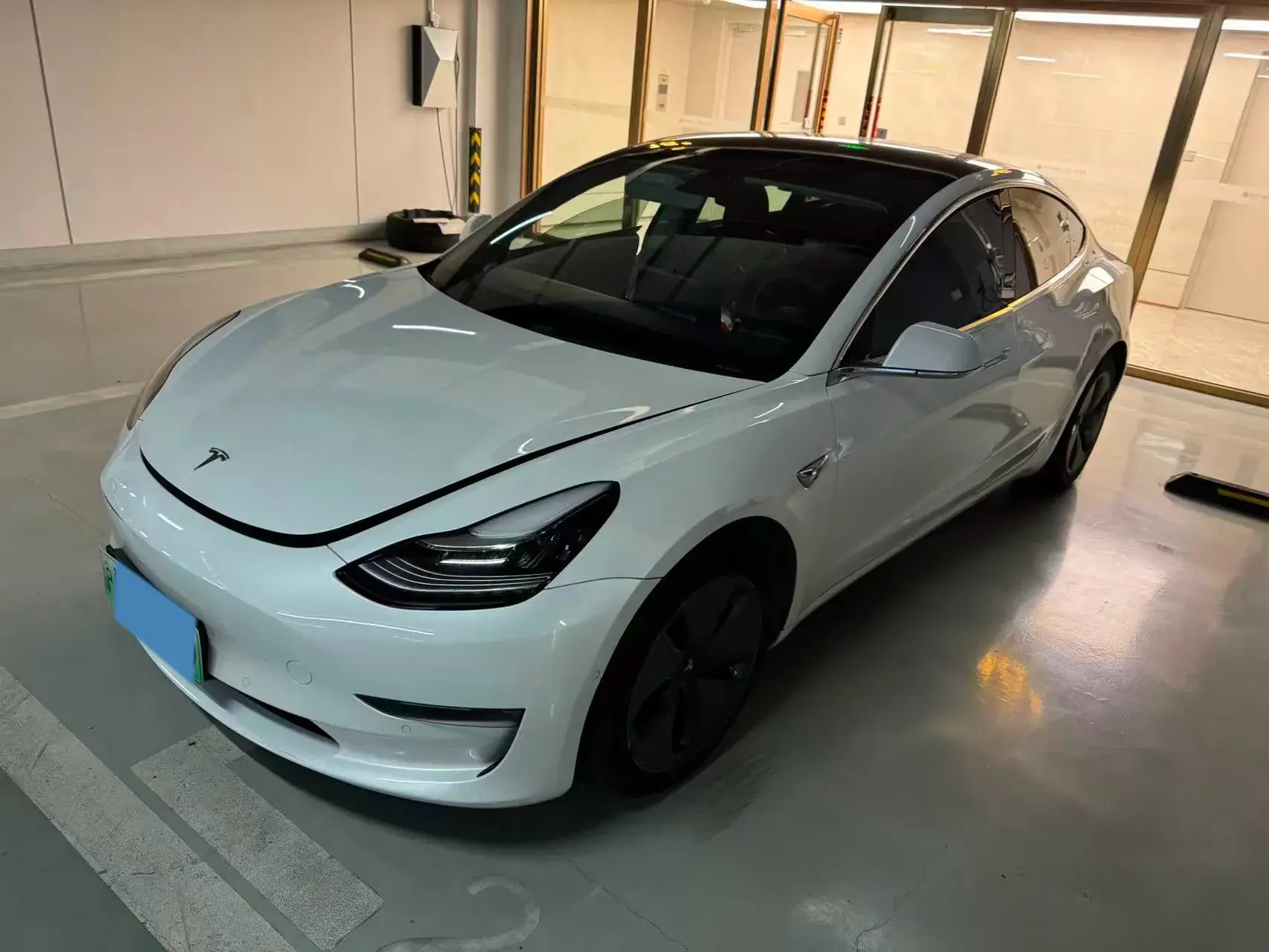 2019 TESLA MODEL view 1