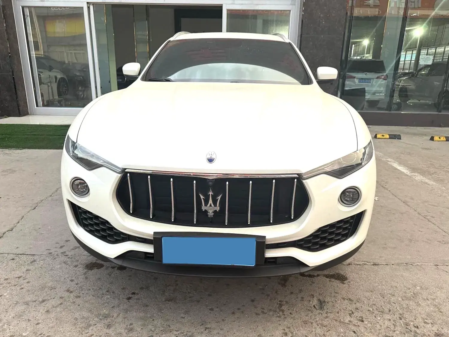 2018 MASERATI LEVANTE thumbnail 2