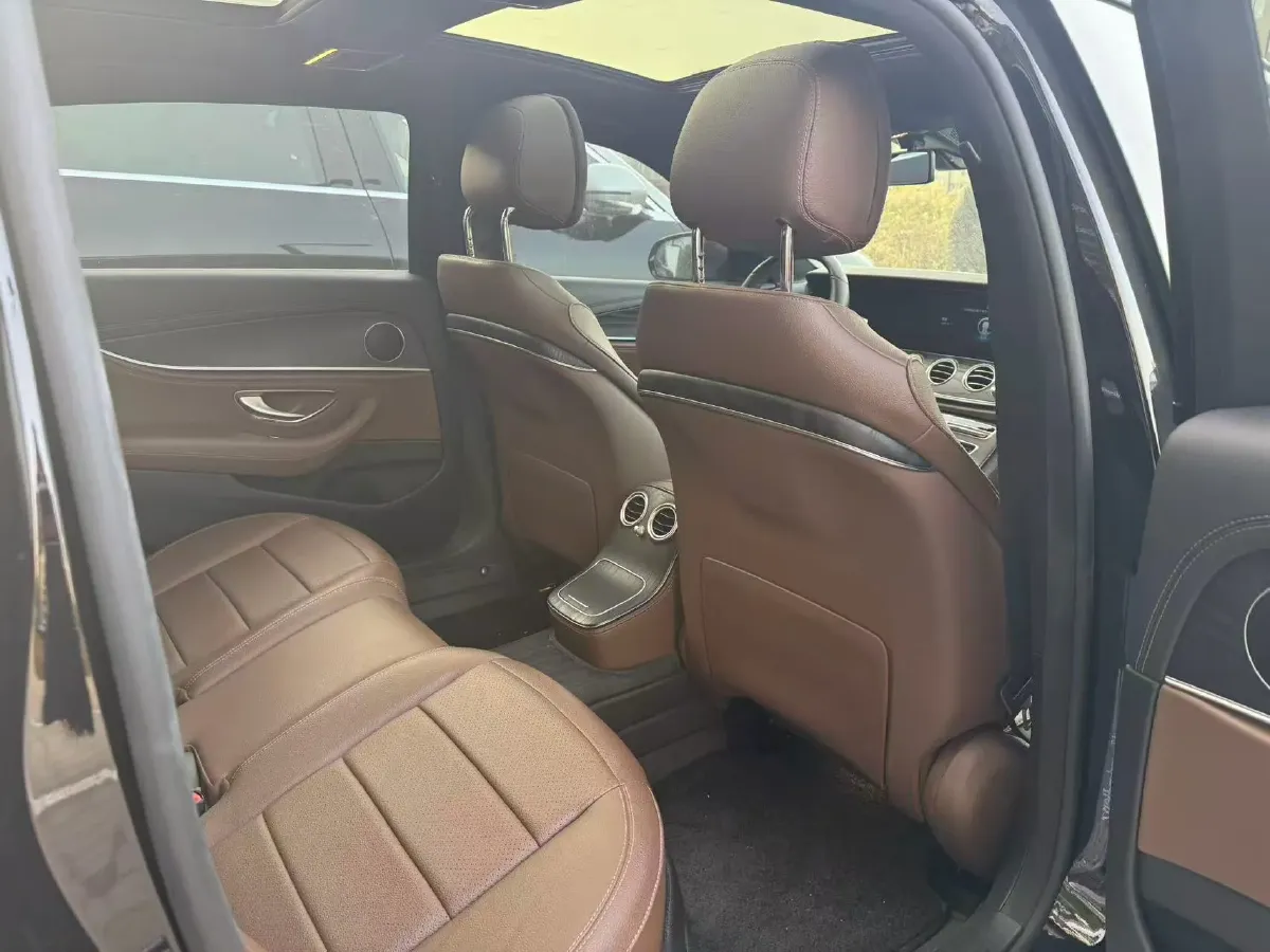 2022 Mercedes-Benz E Class 2.0T 211HP L4 9AT PHEV 25.4KWH,autocango,china used car exporter,china ev exporter,chinese used car exporter,chinese used ev exporter