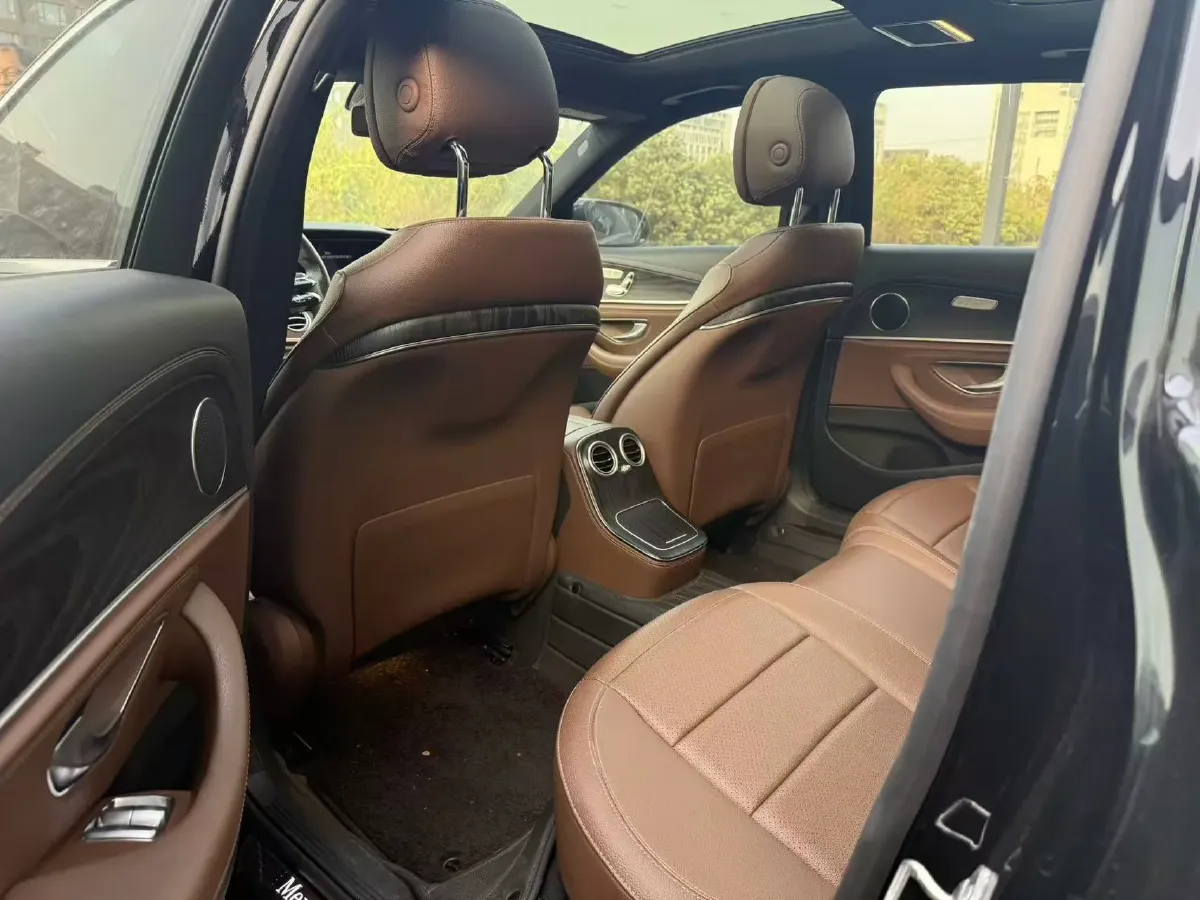 2022 Mercedes-Benz E Class 2.0T 211HP L4 9AT PHEV 25.4KWH,autocango,china used car exporter,china ev exporter,chinese used car exporter,chinese used ev exporter