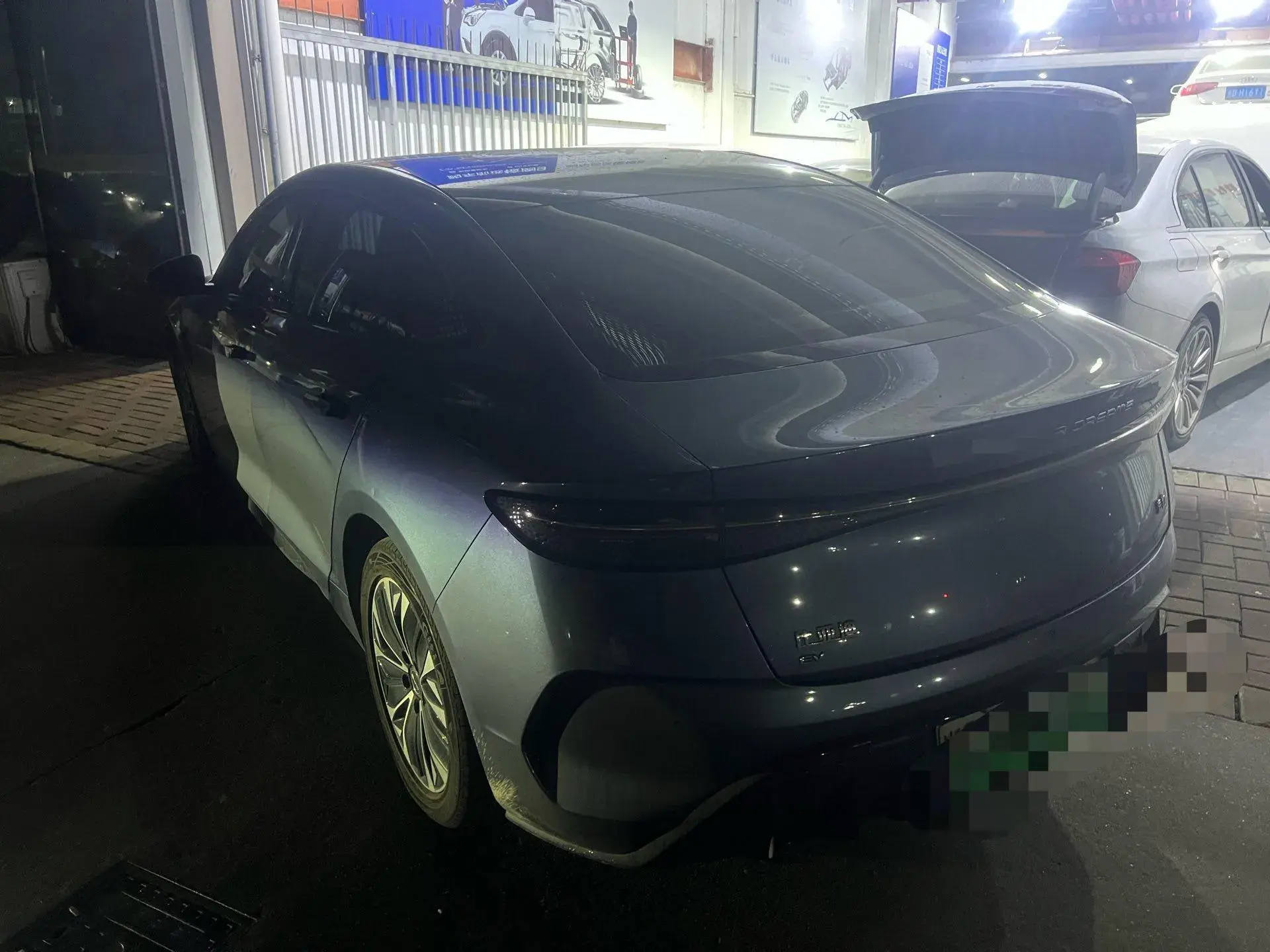 2022 BYD SEAL thumbnail 2