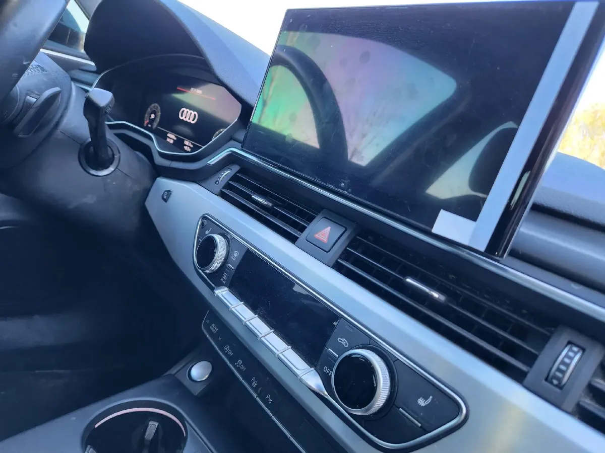 2022 Audi A4L 2.0T 190HP L4 7DCT,autocango,china used car exporter,china ev exporter,chinese used car exporter,chinese used ev exporter