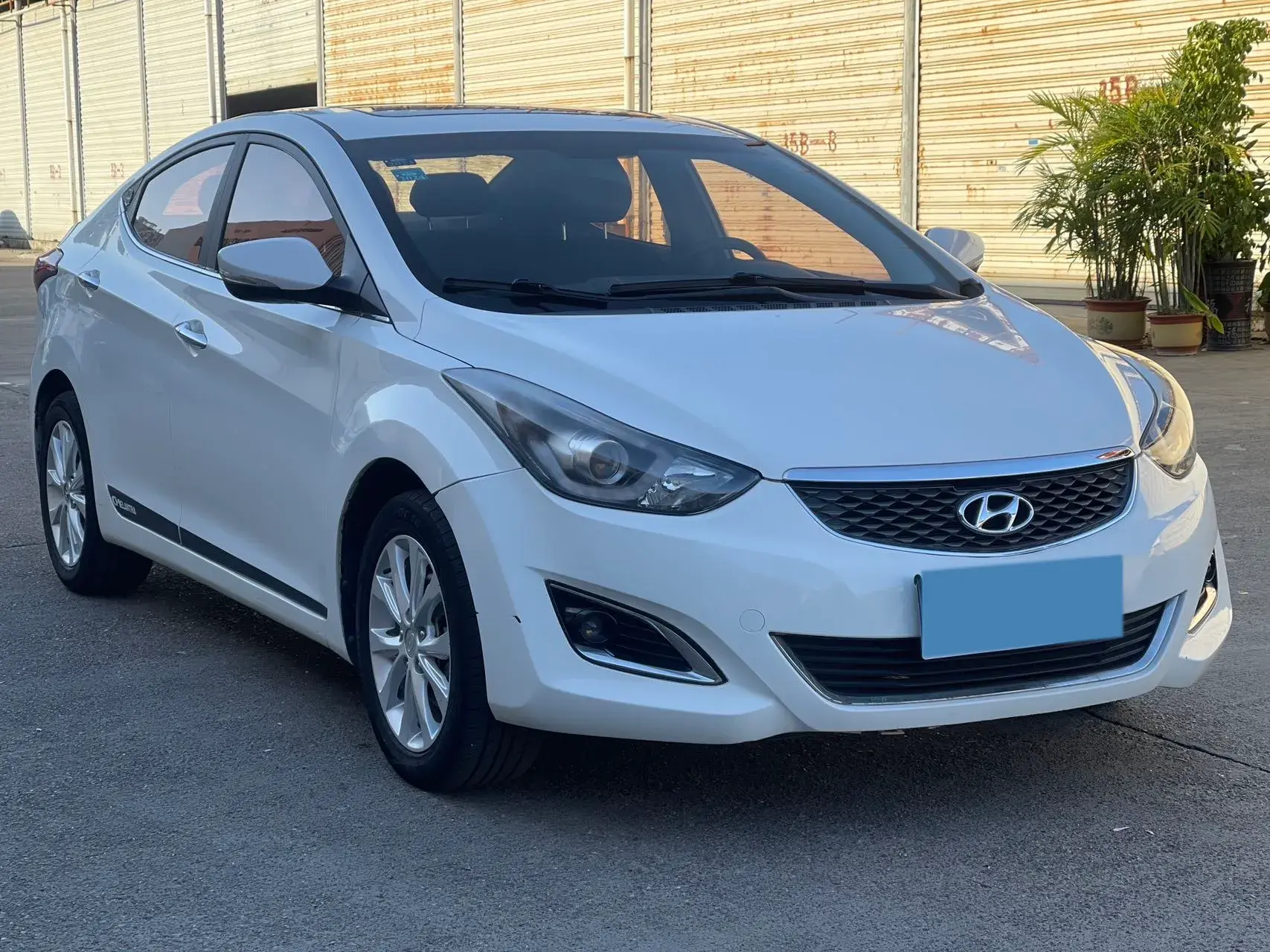 2016 HYUNDAI ELANTRA thumbnail 3