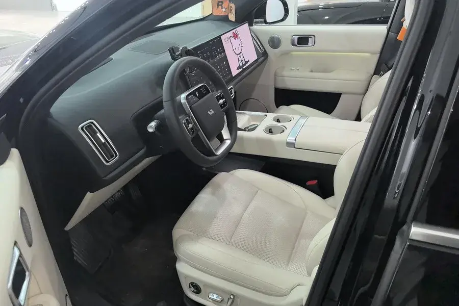 2025 LI L6 thumbnail 4