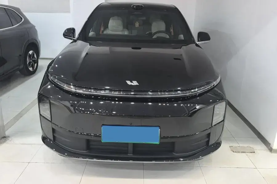 2025 LI L6 thumbnail 3