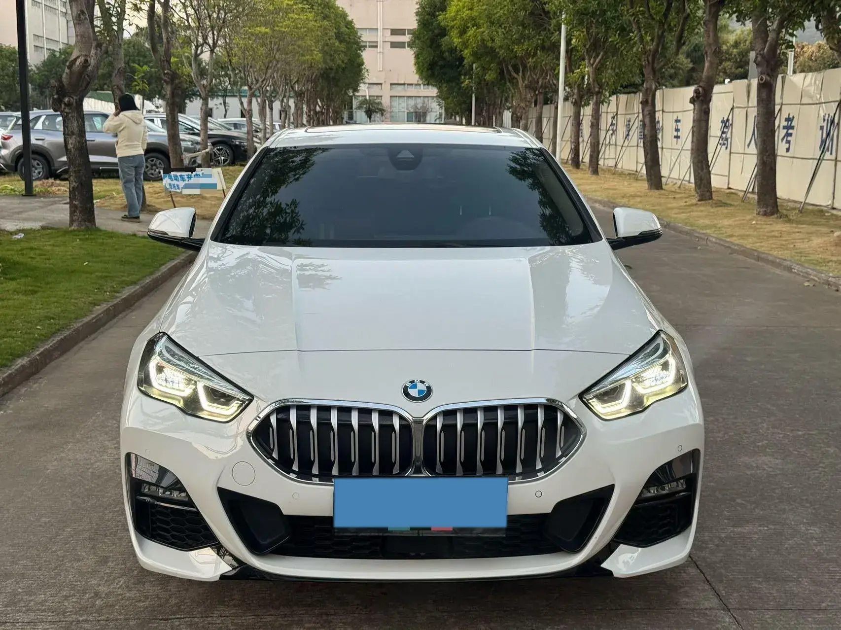 2023 BMW 2 thumbnail 2