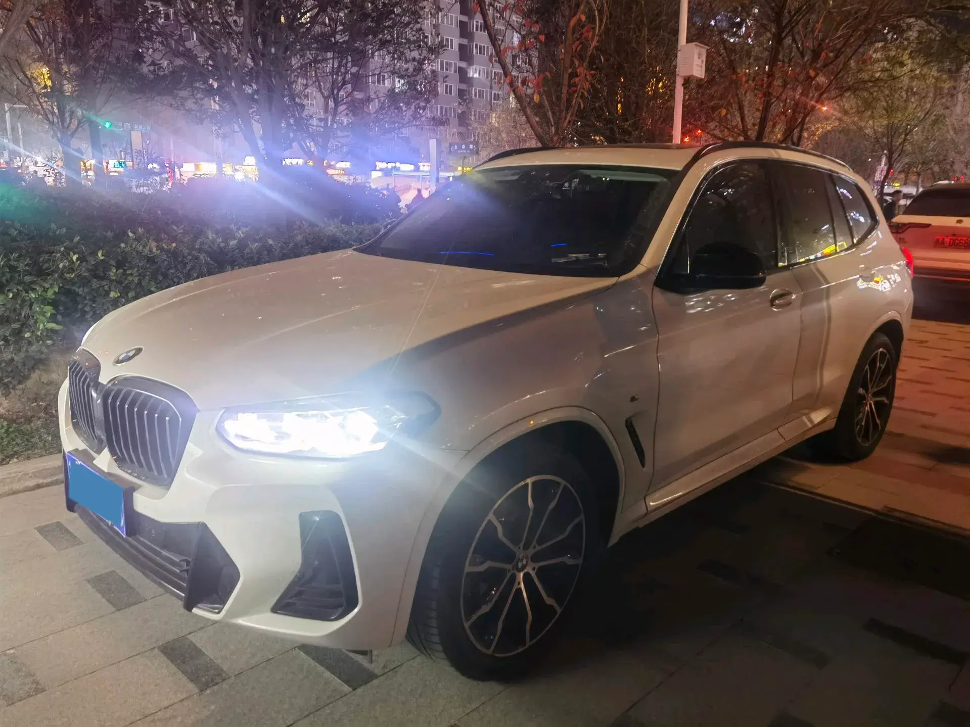 2022 BMW X3 view 1