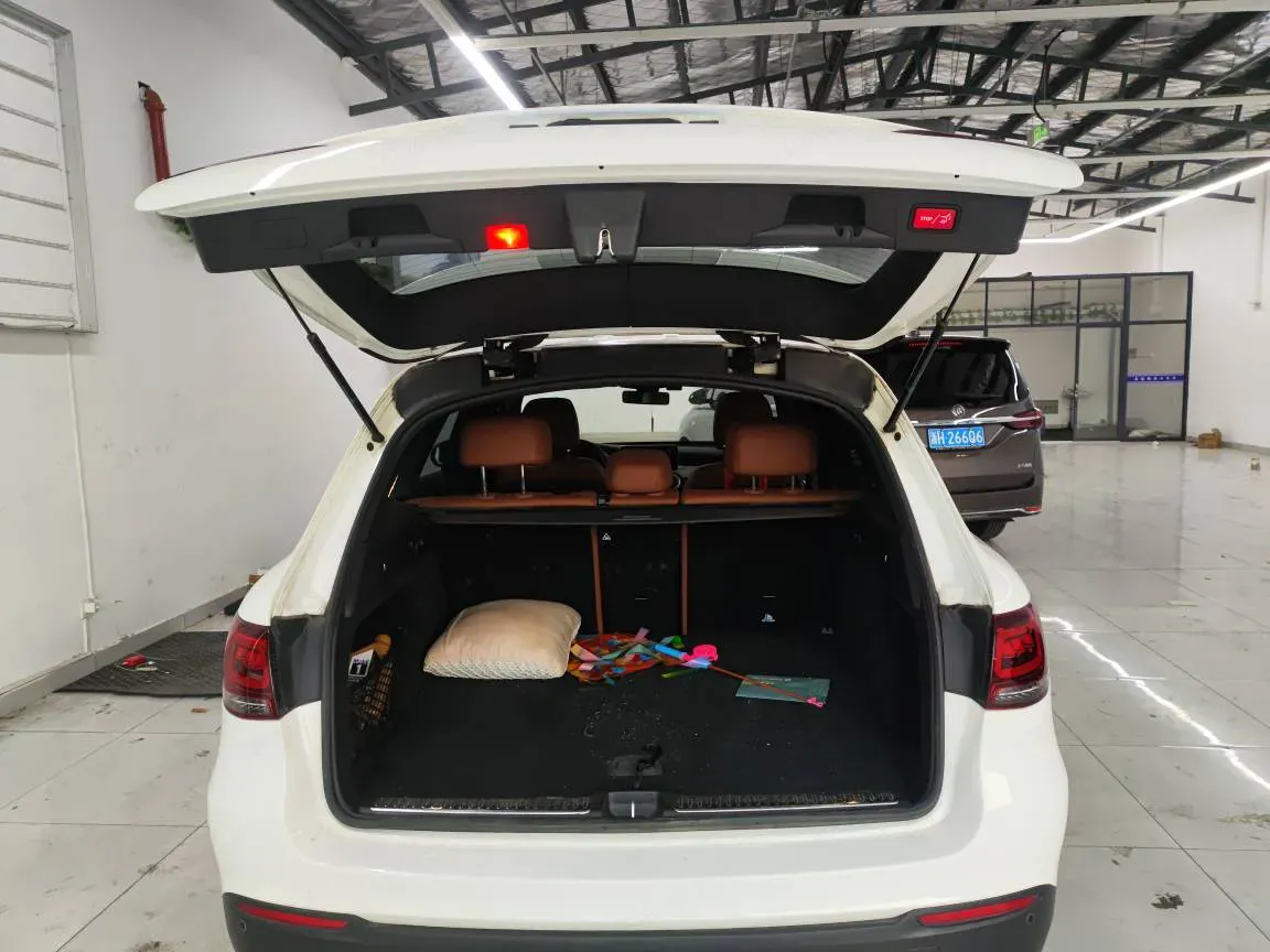 2021 Mercedes-Benz GLC Class 2.0T 197HP L4 9AT,autocango,china used car exporter,china ev exporter,chinese used car exporter,chinese used ev exporter