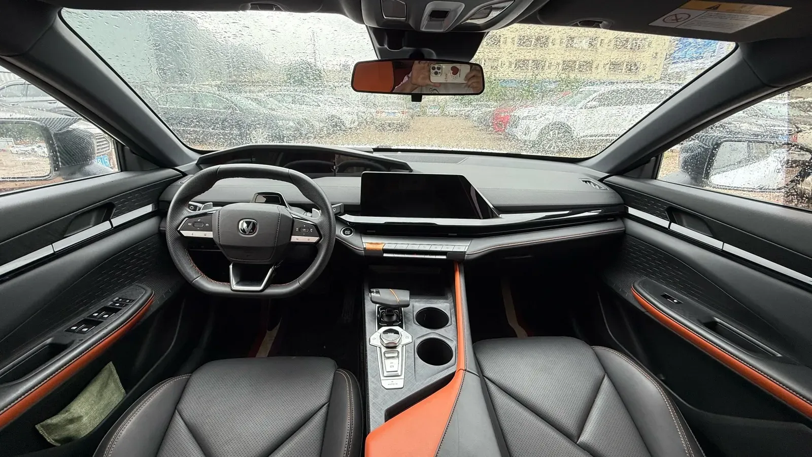 2022 ChangAn UNI-V 1.5T 188HP L4 7DCT,autocango,china used car exporter,china ev exporter,chinese used car exporter,chinese used ev exporter